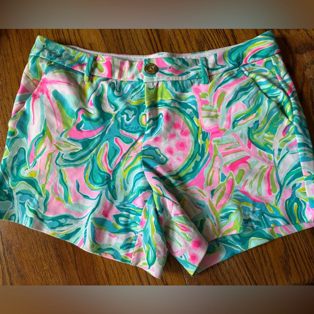 Lilly Pulitzer Callahan knit shorts — One in a Melon print — size 6